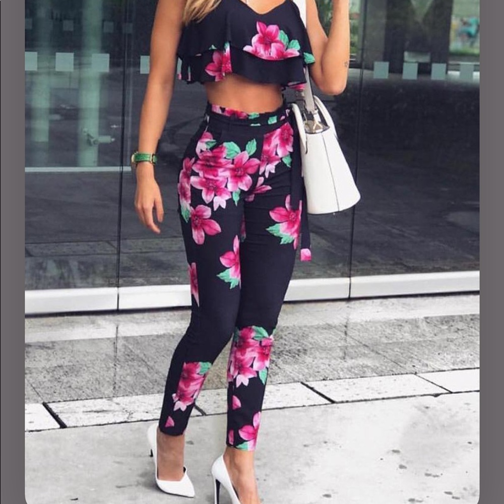BRAND NEW 2 PIECE SET NAVY BLUE WITH PINK FLORAL M